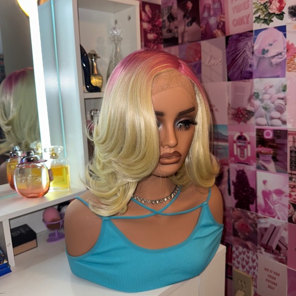 Pink Root Blonde 613 Lace Front Wig - Picture 1 of 3